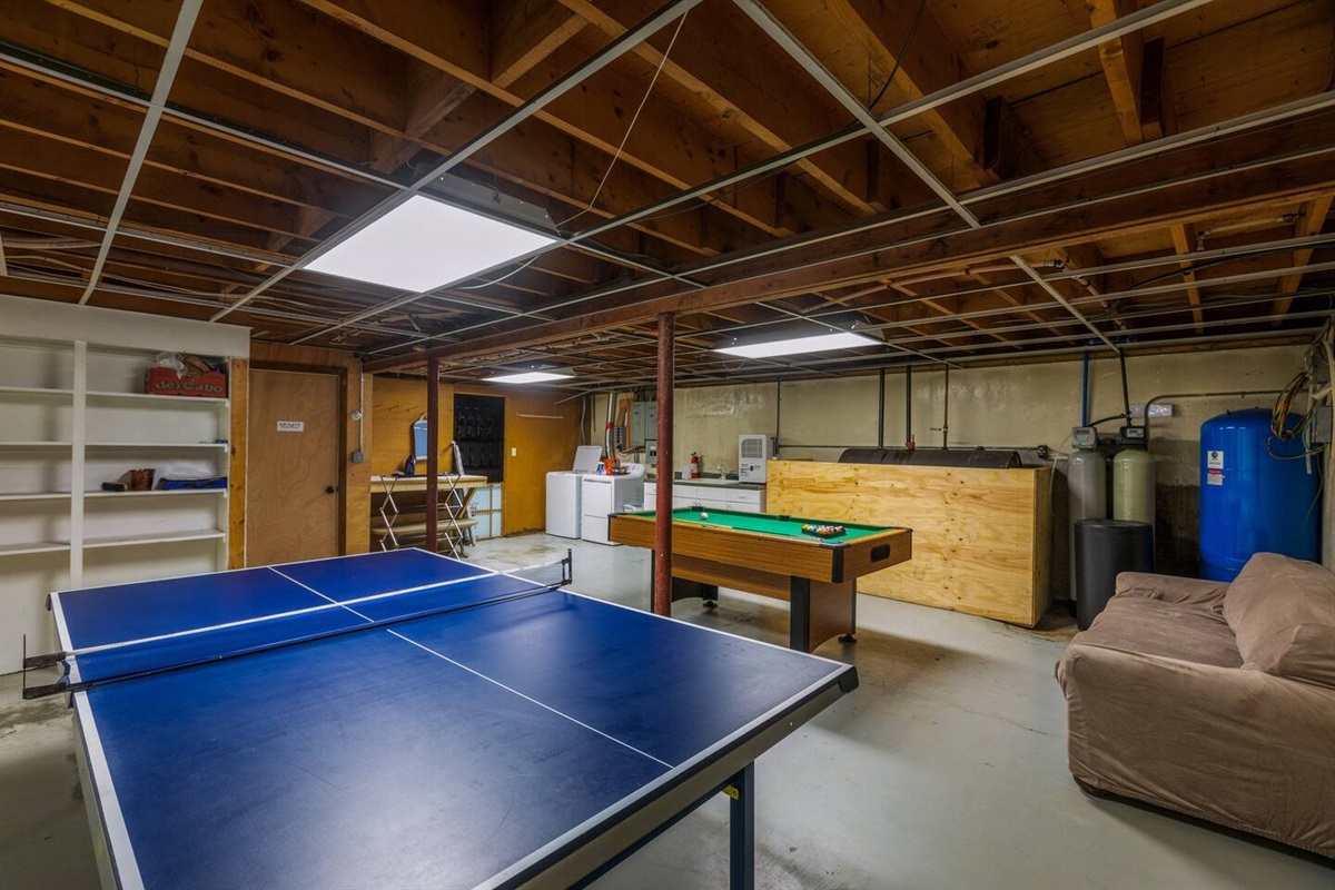 Basement BONUS Room.  Mini Pool Tale and Regular Ping Pong Table