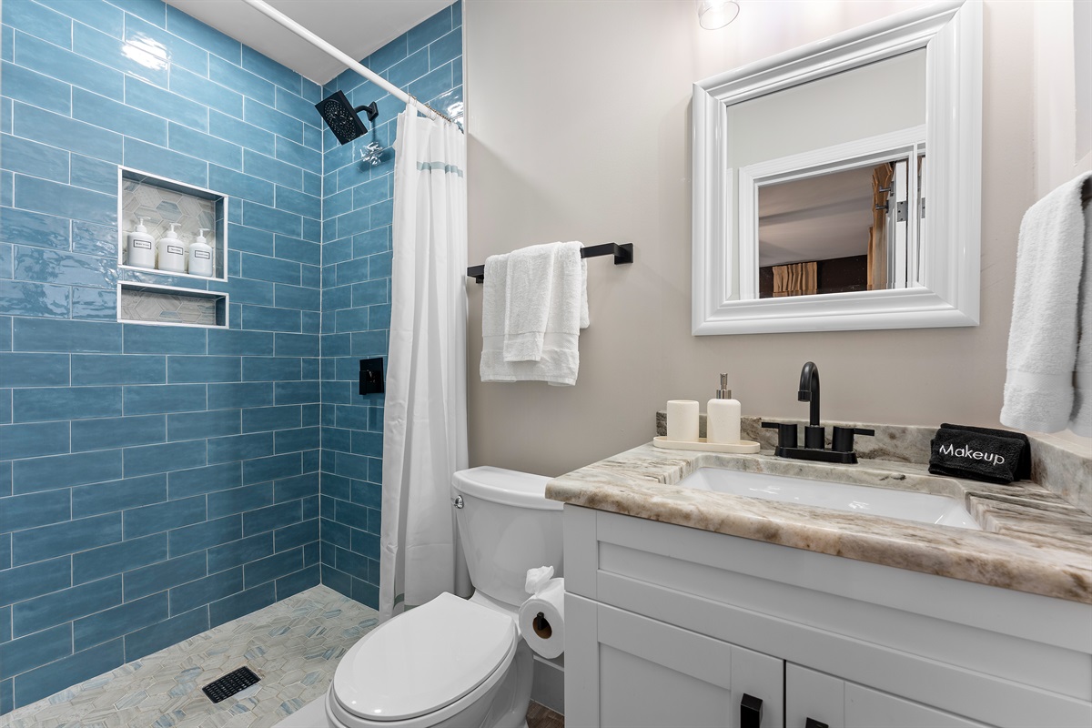🚿 Simple, sleek, and fully private — perfect for peaceful mornings.