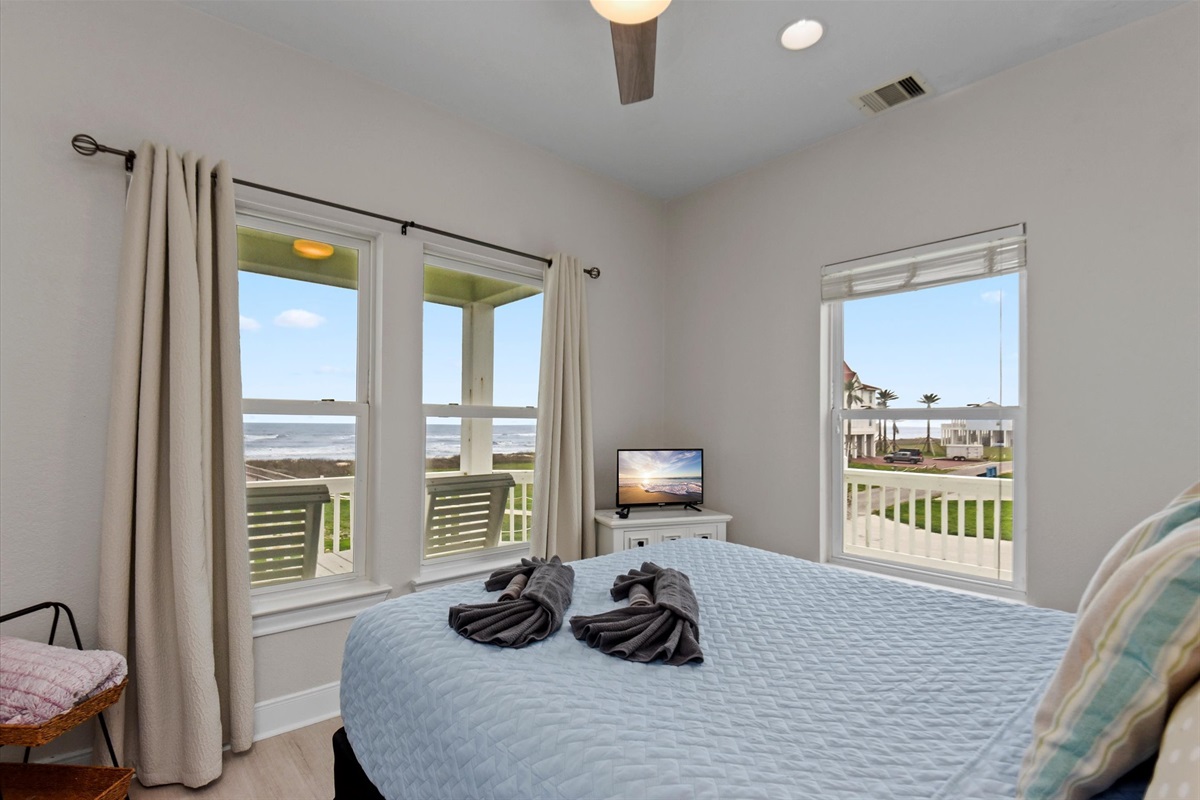 b610e8354dee400292e257336b7fa457 Large | Beachhouse | Texas | TX | Vacation Homes | Galveston | Crystal Beach | Kokomo | Breezy Days | Beachfront Elegance | Sunrise Serenity | Southern Sands Property Management, LLC