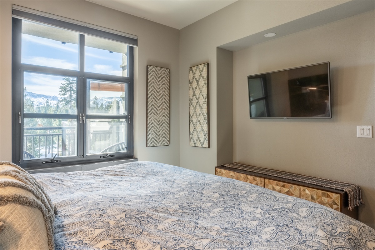 Mountain views greet you first thing in the morning through the wide windows. Want to sleep in? No worries, the window is equipped with black out blinds.