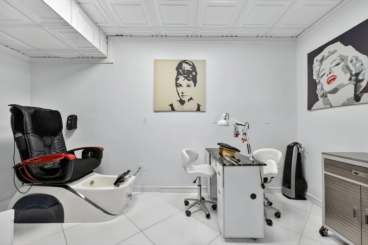 Salon
