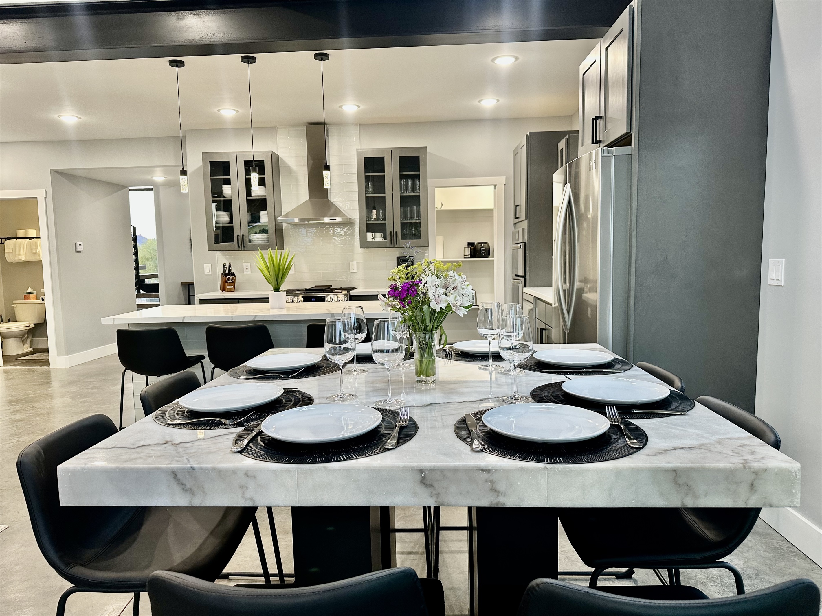 Dining for 8