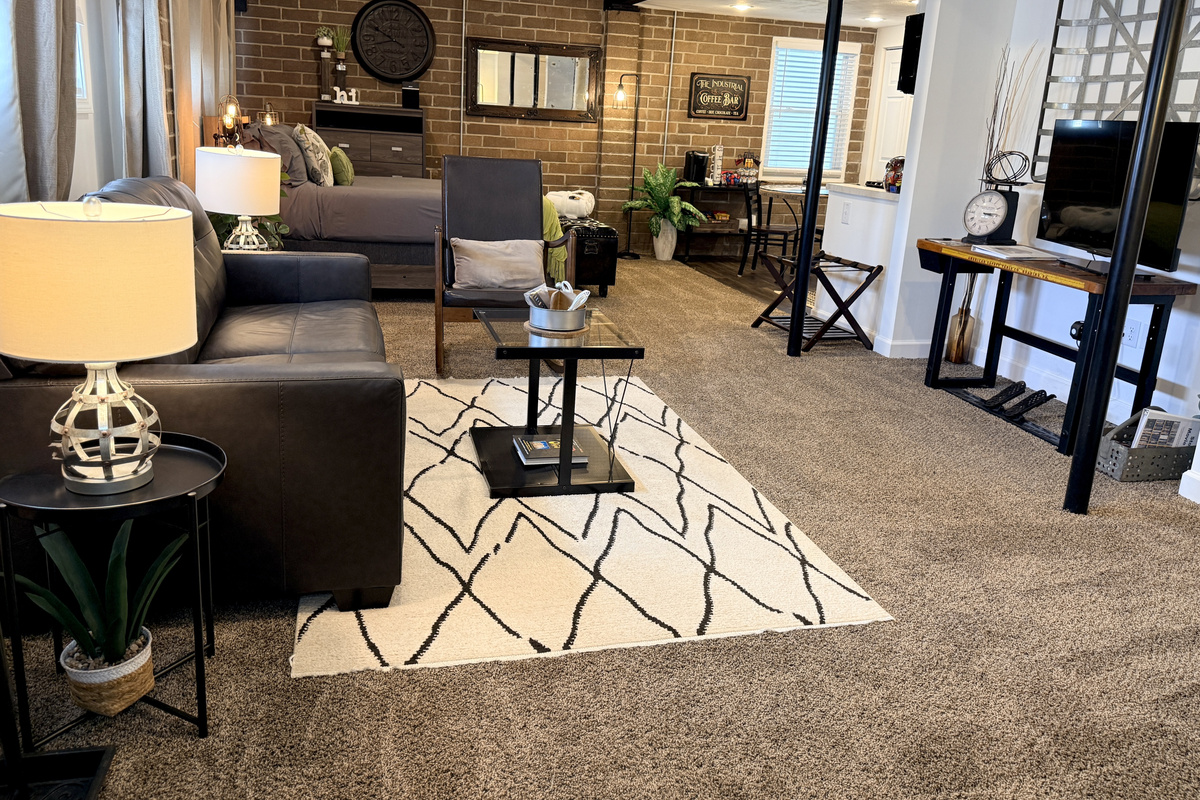Open floor plan lets you enjoy all 600 sq. ft. of industrial elegance.