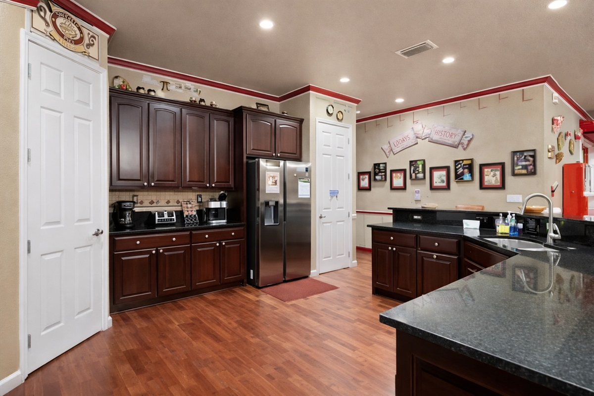 Candy-striped chef&rsquo;s kitchen