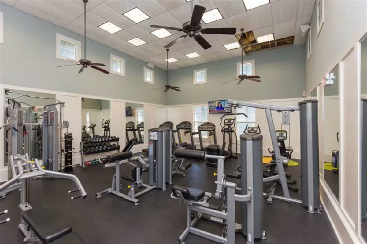 Stay active while you’re away 💪
The Cinnamon Beach fitness center offers modern equipment, free weights, and plenty of space—perfect for keeping up with workouts between beach days.

