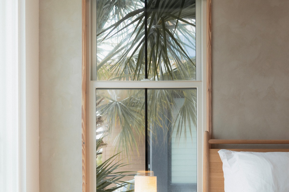 Palm views from bed = yes please 🌴