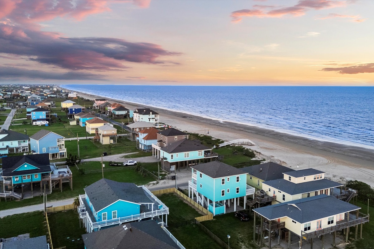 b657e2a187d24e569b699b29d5ac7d87 Large | Beachhouse | Texas | TX | Vacation Homes | Galveston | Crystal Beach | Kokomo | Breezy Days | Beachfront Elegance | Sunrise Serenity | Southern Sands Property Management, LLC