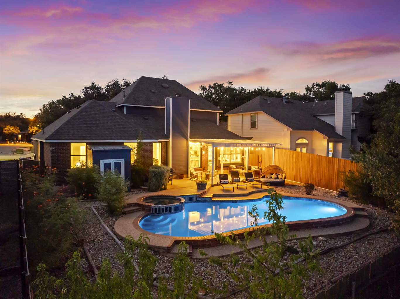Austin Pool & Spa Oasis While Looking at Green Space!