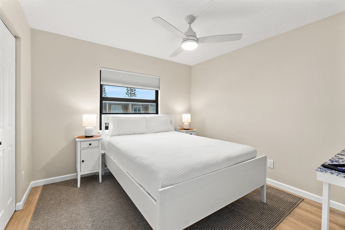 Third Bedroom - Queen Bed