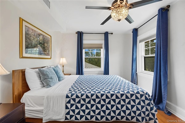 Bedroom #6 - Queen Bed