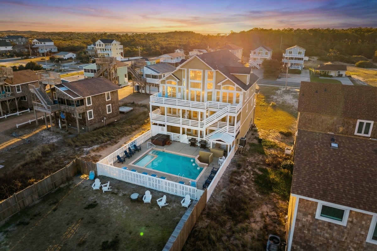 The USP: Aerial of lawn & pool.