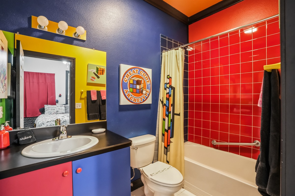 Rubik themed bathroom at Clermont vacation mansion