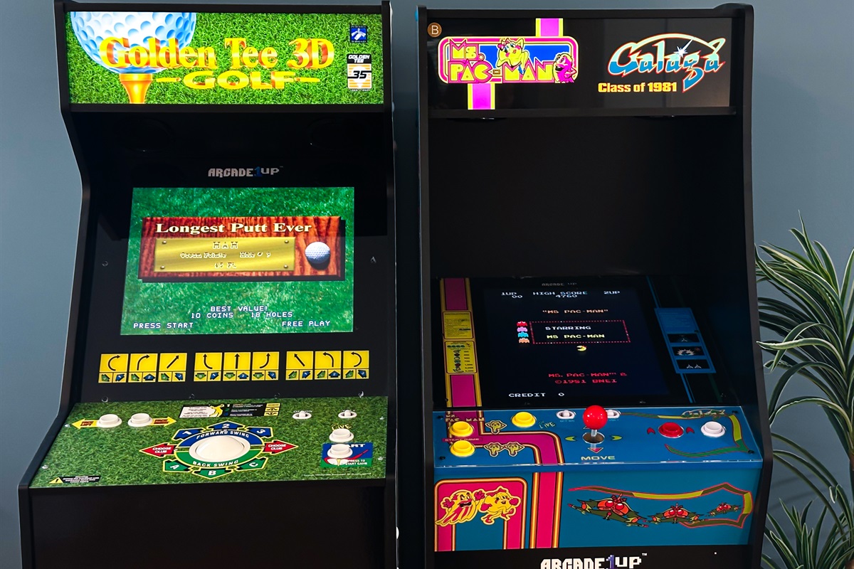 Beat the high score on the standing arcade machines while waiting for your drink.