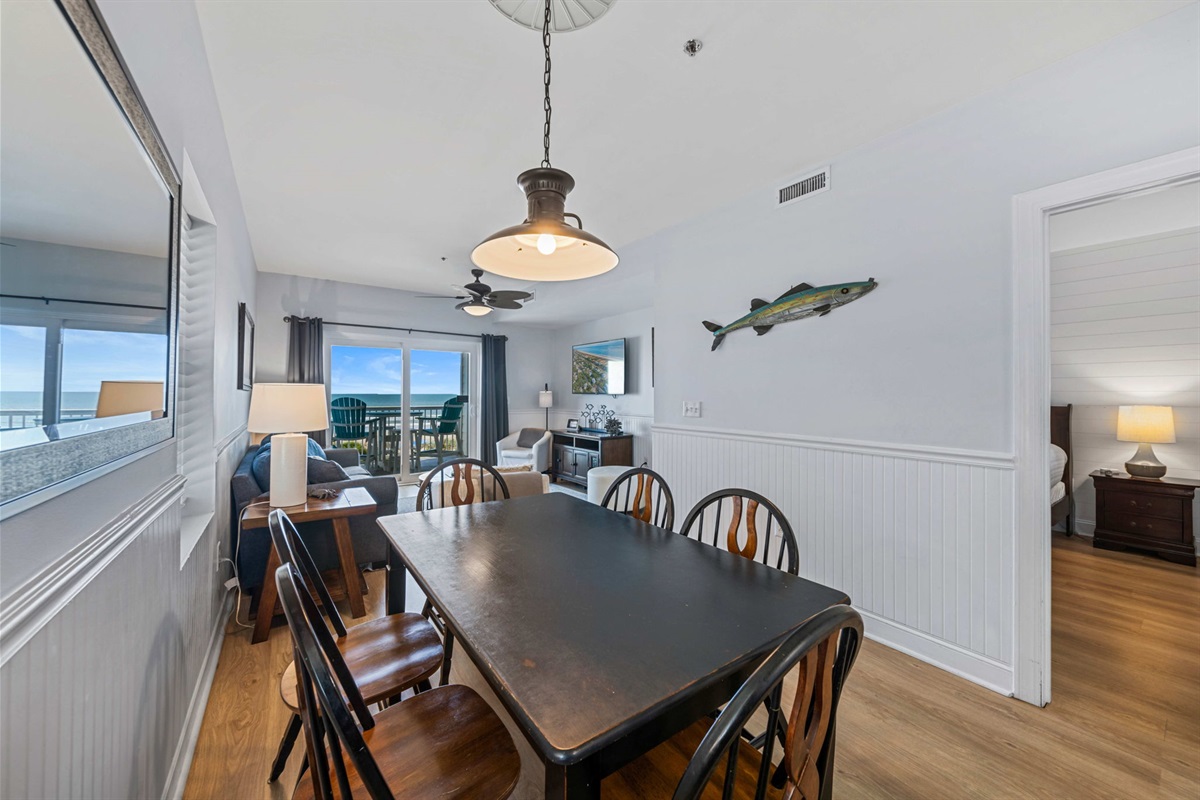 Dining Room | Sea Gull | 201 Oceanview | 1116 Ocean Blvd, Isle of Palms, SC | IOP Escapes