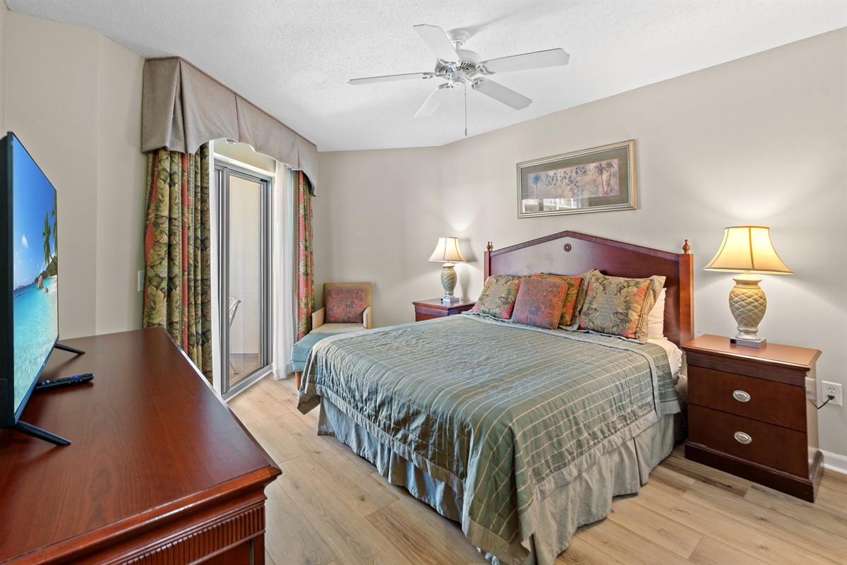 Main Bedroom - King bed