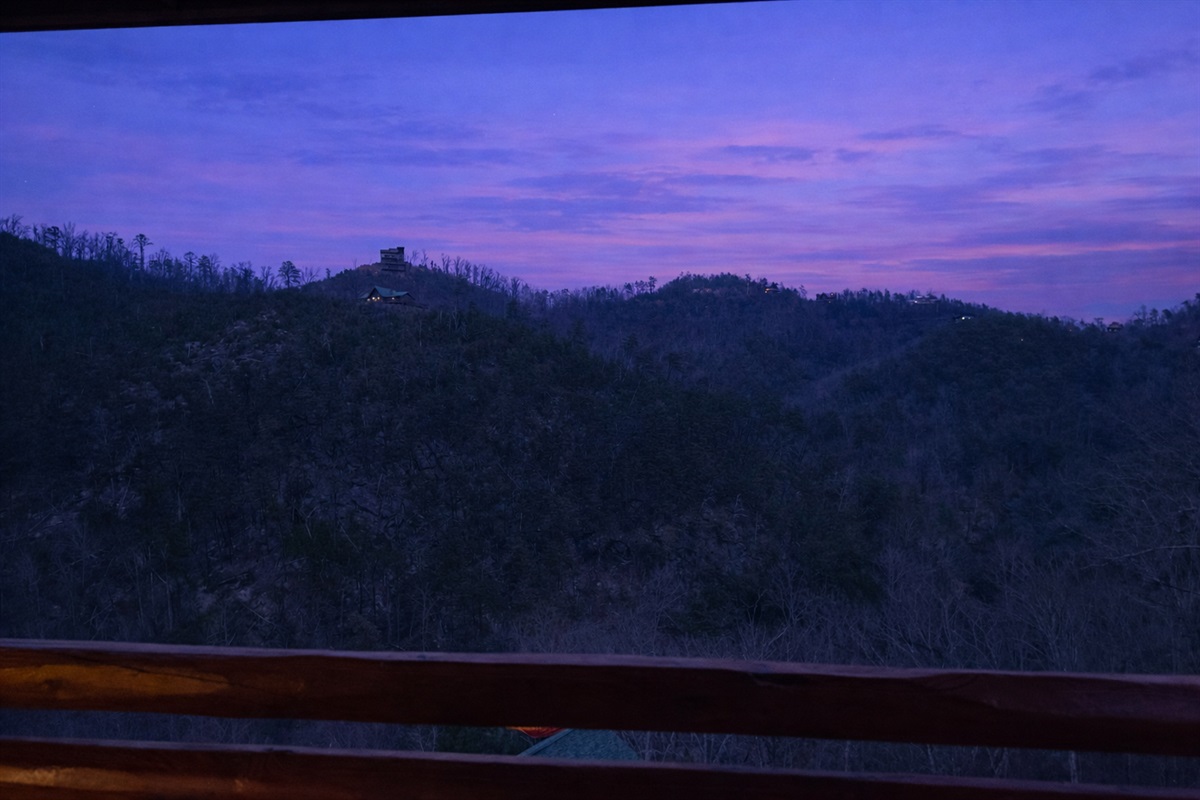 Twilight glow, mountain views, and total peace.