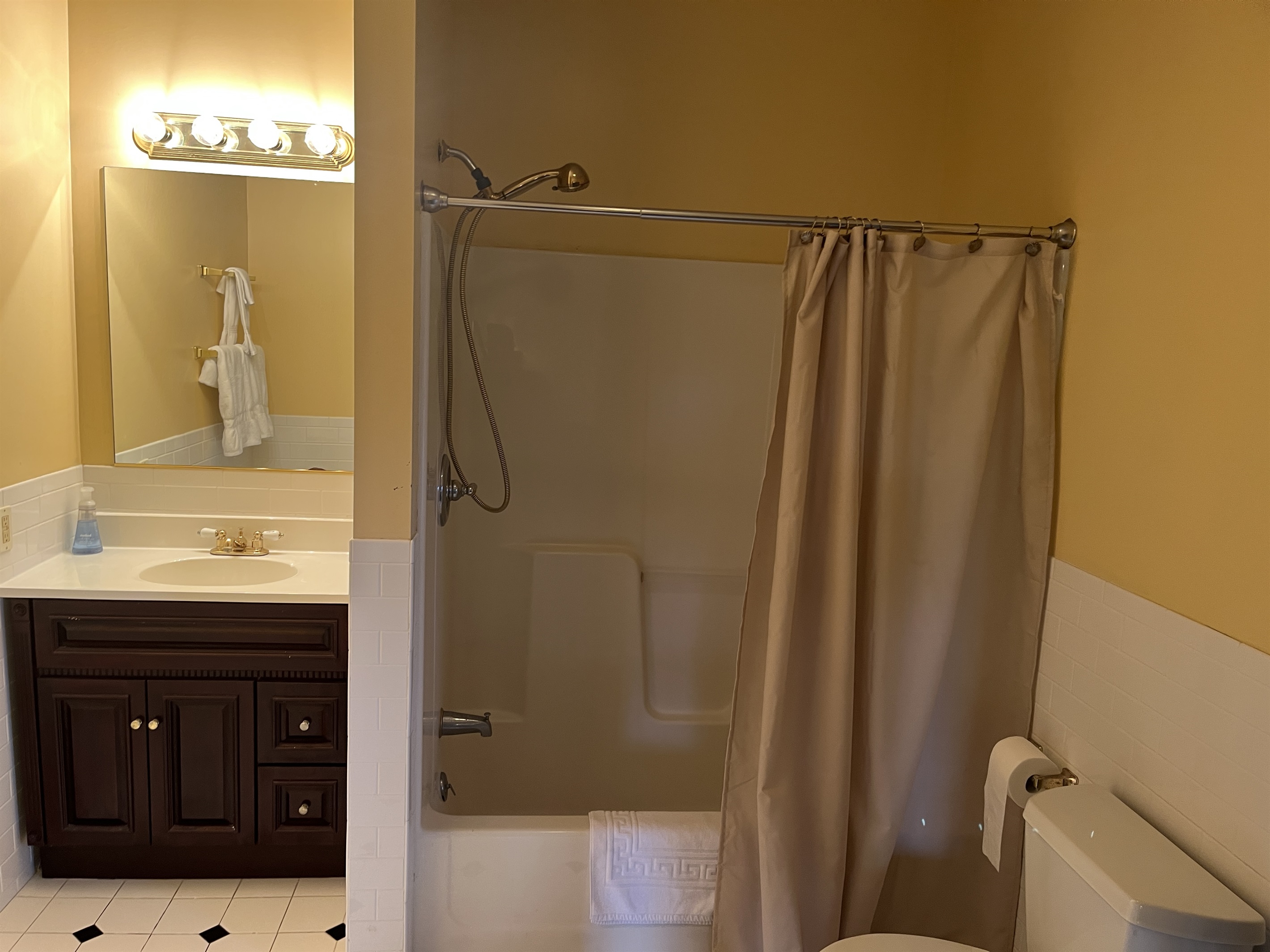 Guest room #6 private ensuite full bathroom.