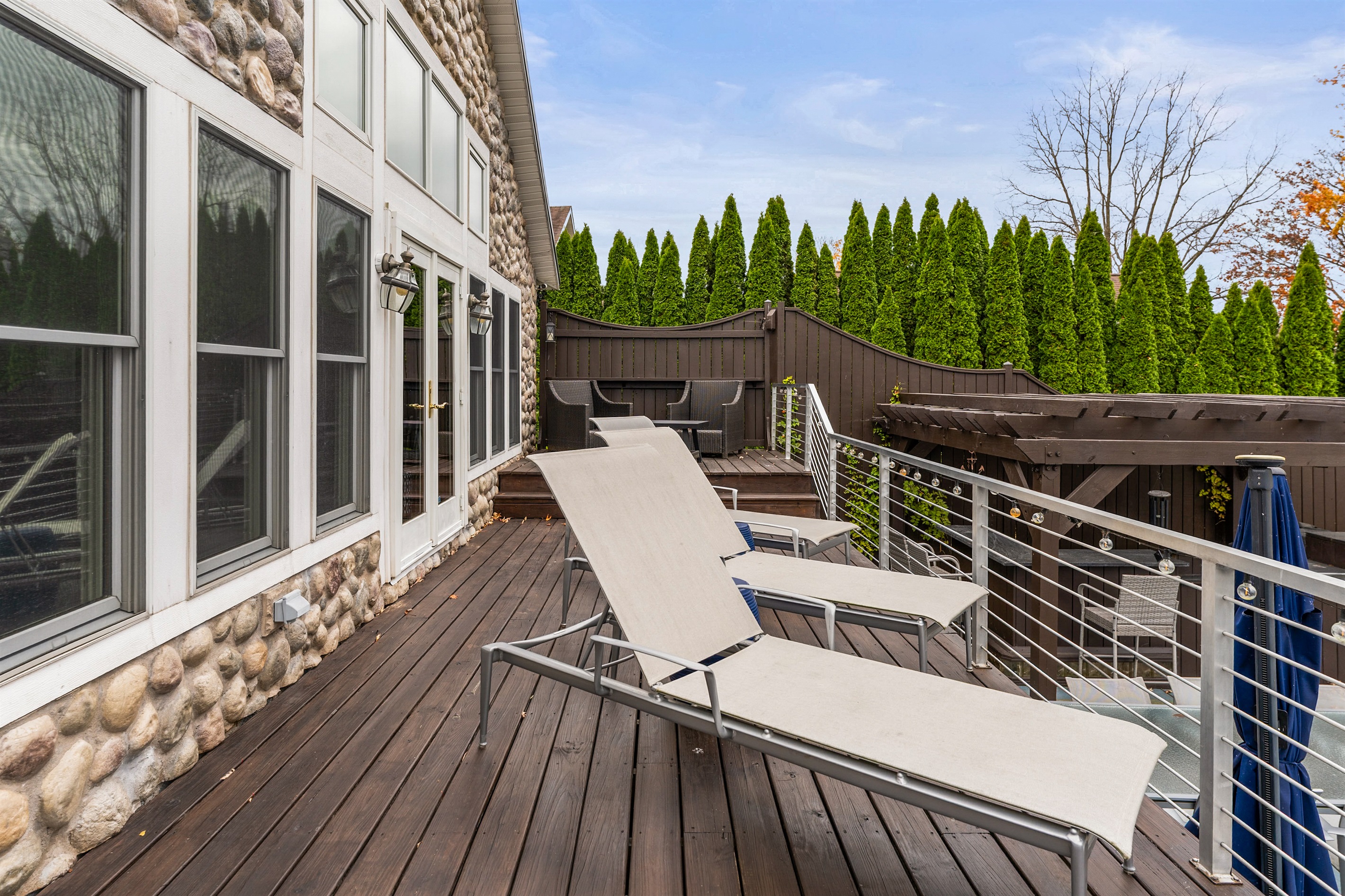 Lakeside lounge deck