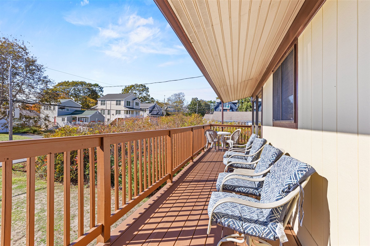 Second story wrap-around deck