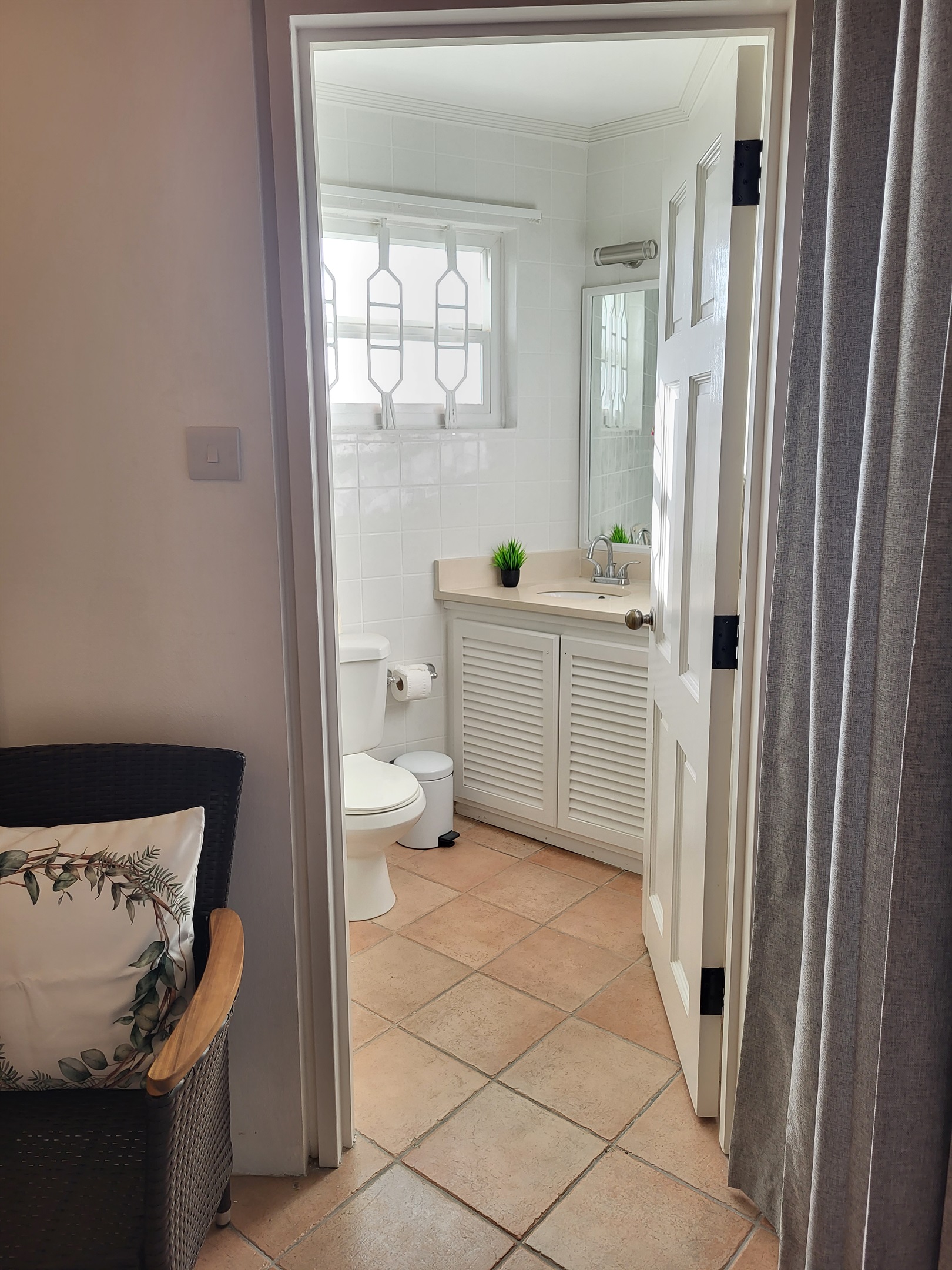 Queen Bathroom