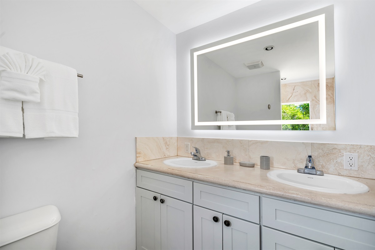 Always Summer - Master Bathroom