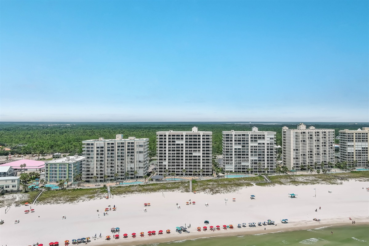 Just minutes away from the best seafood and shopping in Alabama. Convenience is the heartbeat of Windward Pointe.