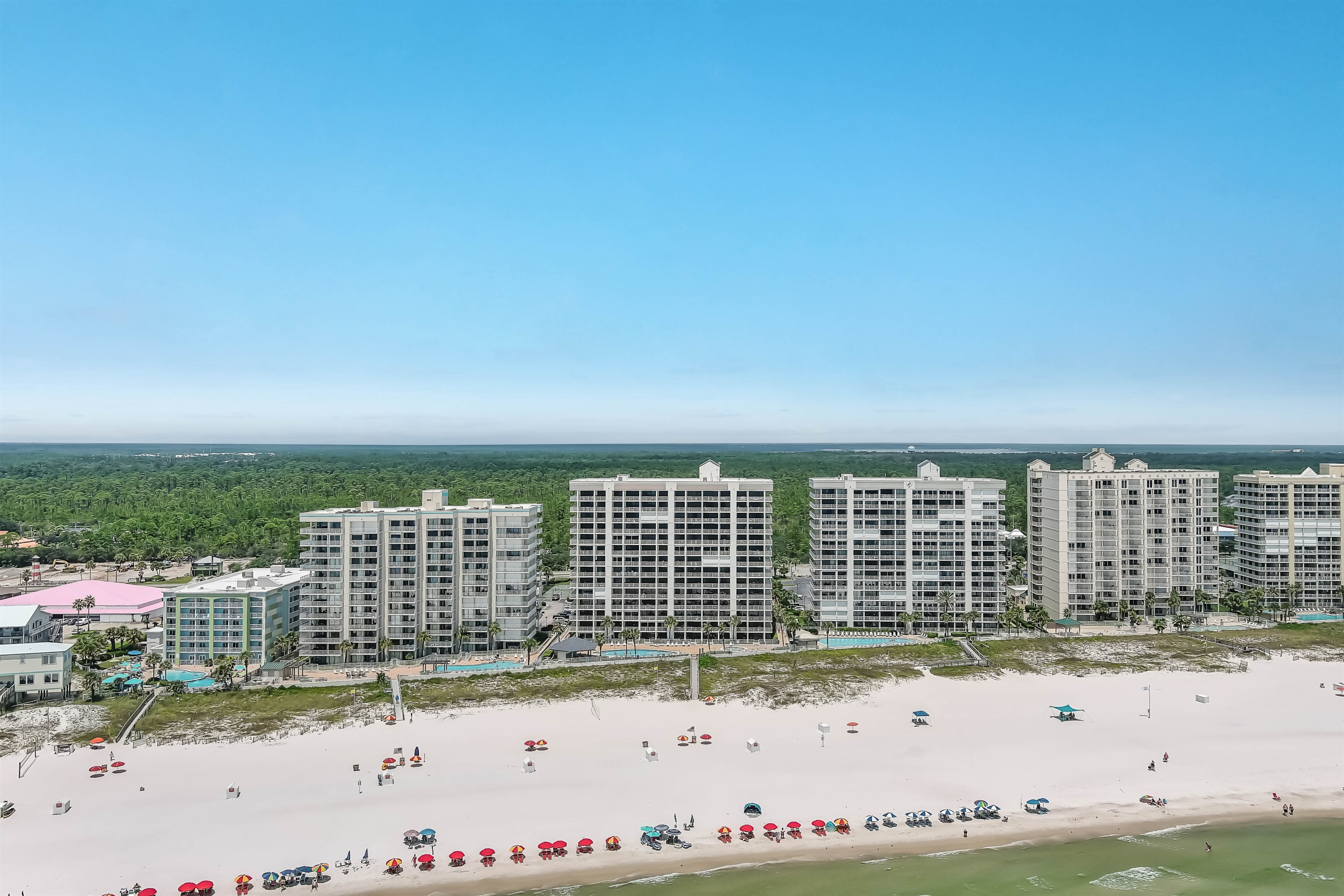 Just minutes away from the best seafood and shopping in Alabama. Convenience is the heartbeat of Windward Pointe.