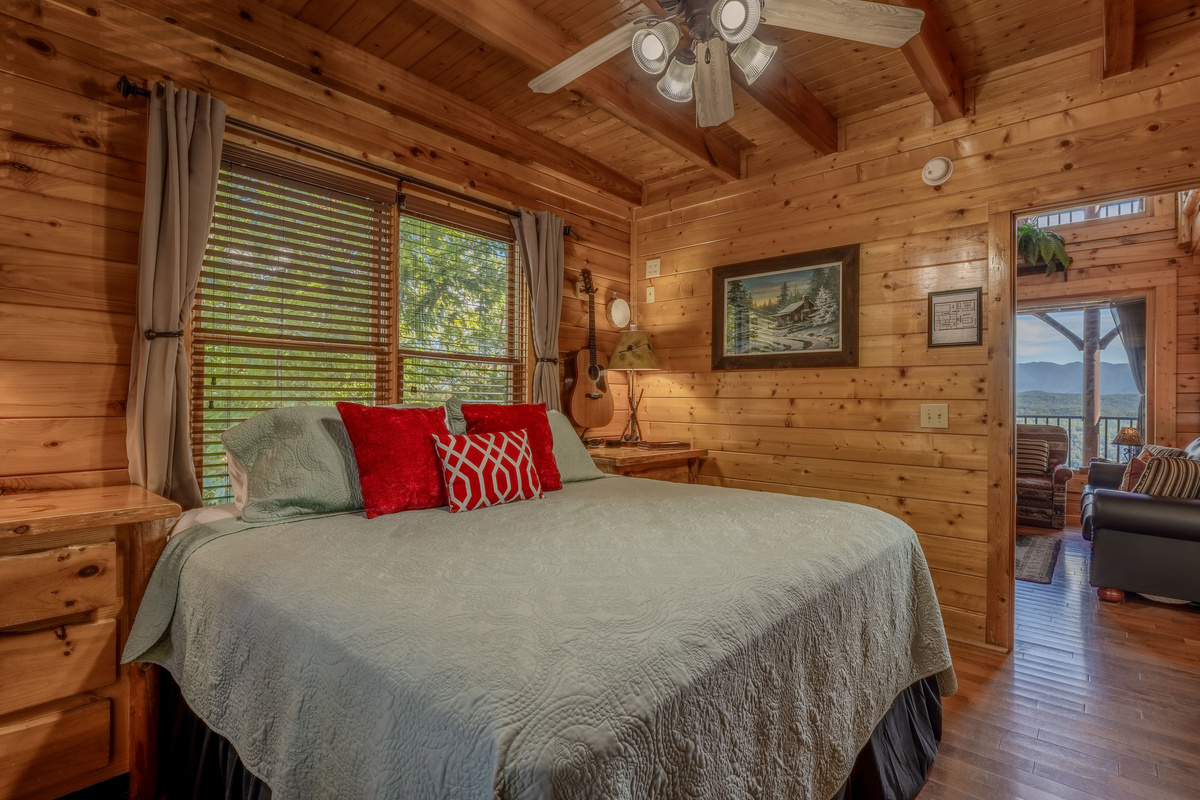 king master suite on main level