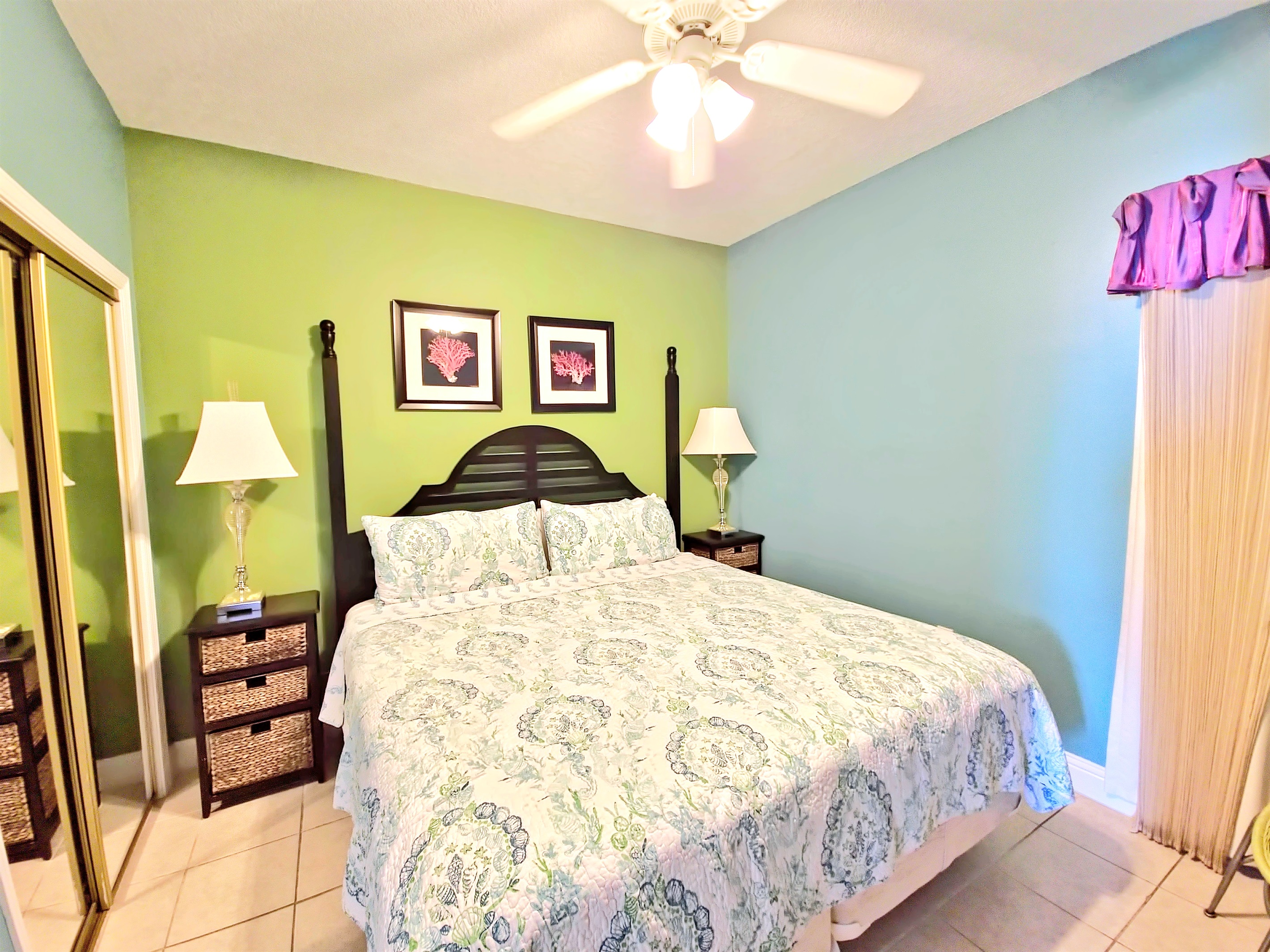 Second bedroom with queen bed