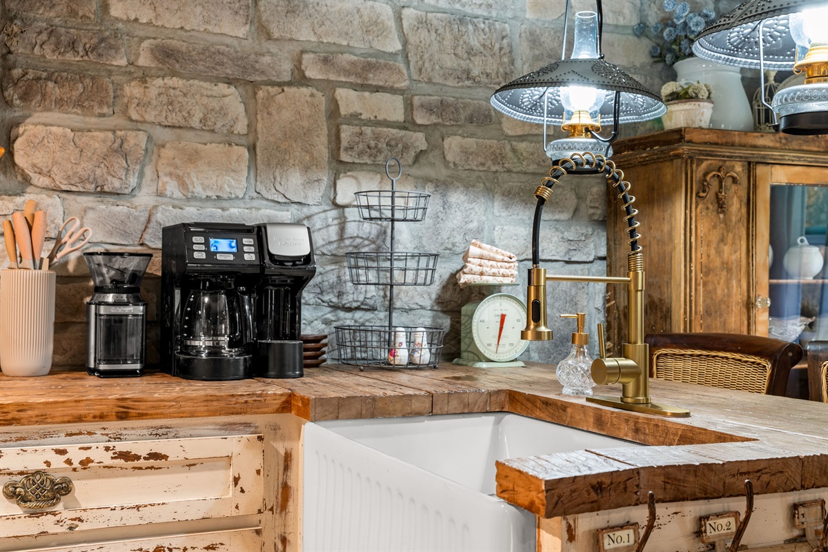 Dual K Cup and Ground Coffee