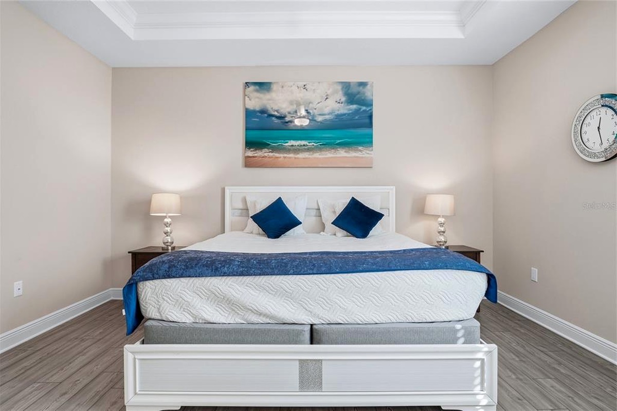 1st level master bedroom