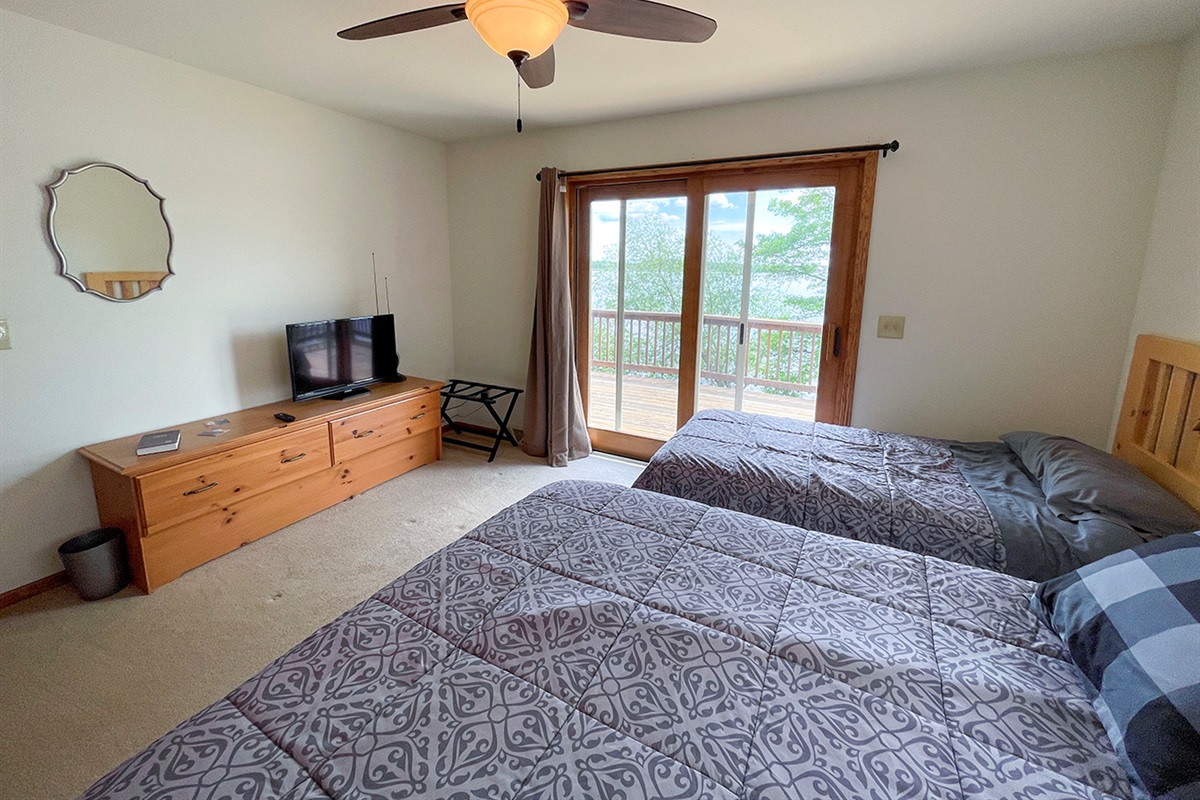 101 Upper Lakeview Bedroom