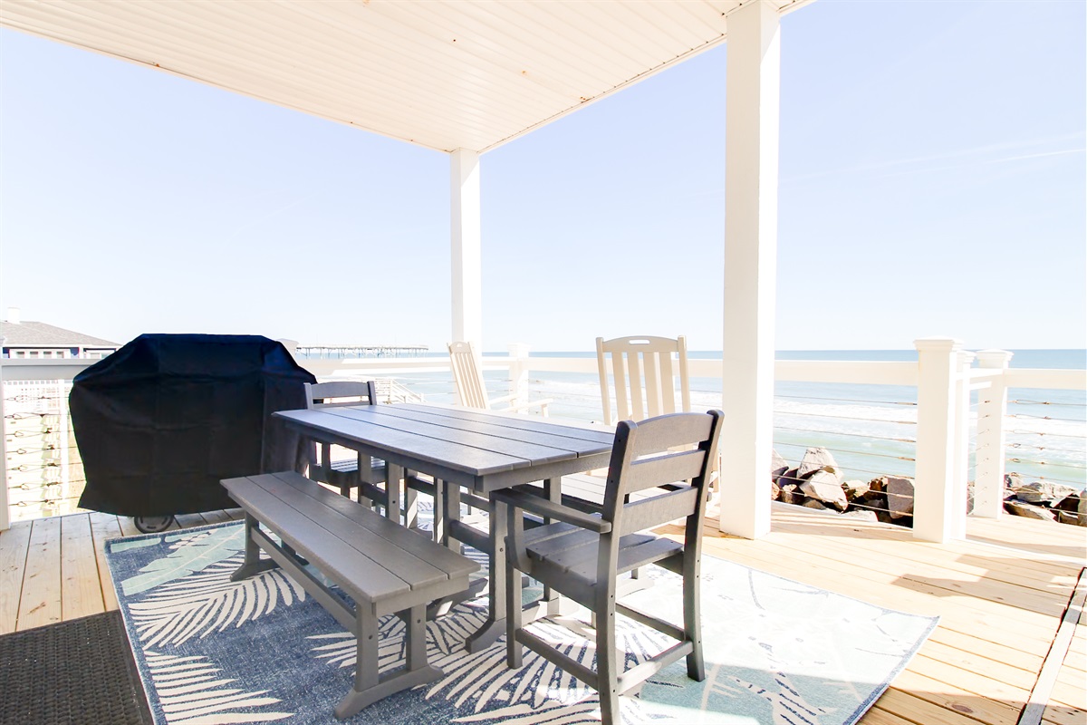 2nd Floor Deck - Grill & Outdoor Dining