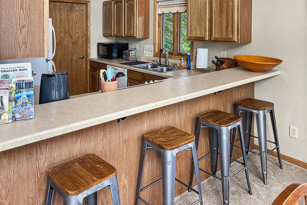Kitchen - Lower Level Breakfast Bar
