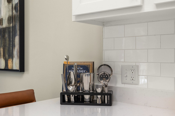 Luxury 2BR/2BA Condo | Walk to Notre Dame, photo 20