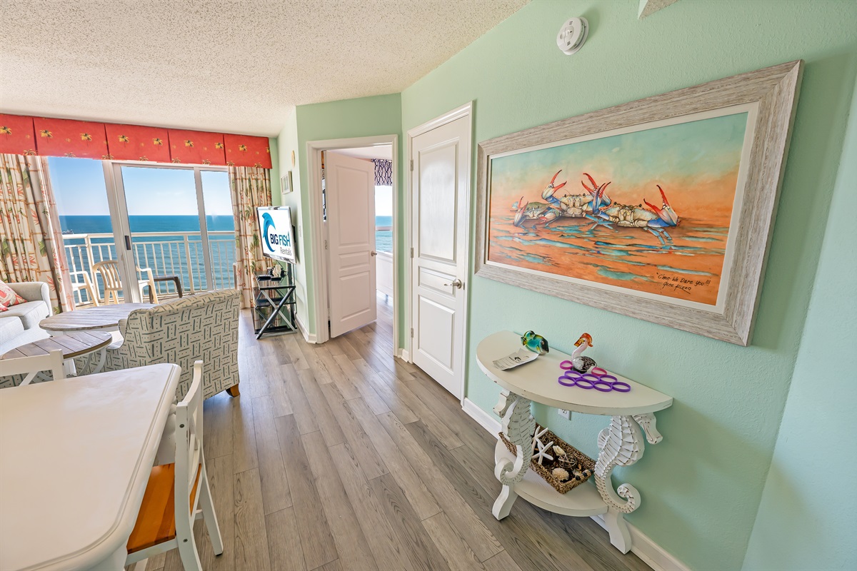 Amazing Living Room with Stunning Views🌊☀️