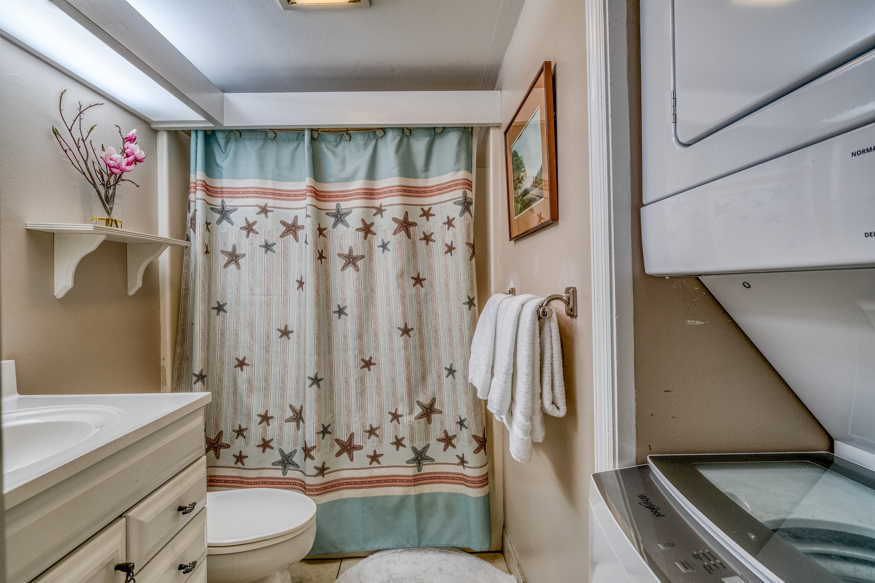 Washer and dyer in condo for guest to use during stay