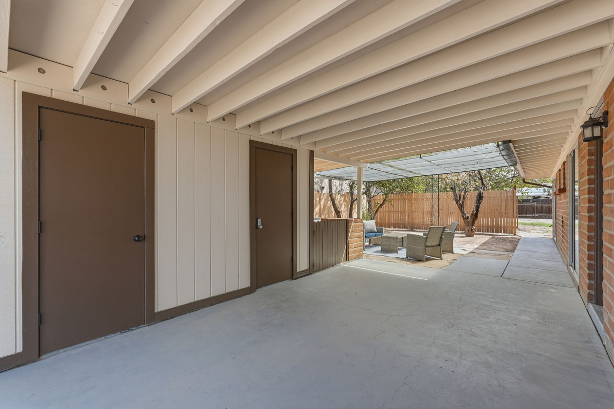 The layout: Outdoor seating.