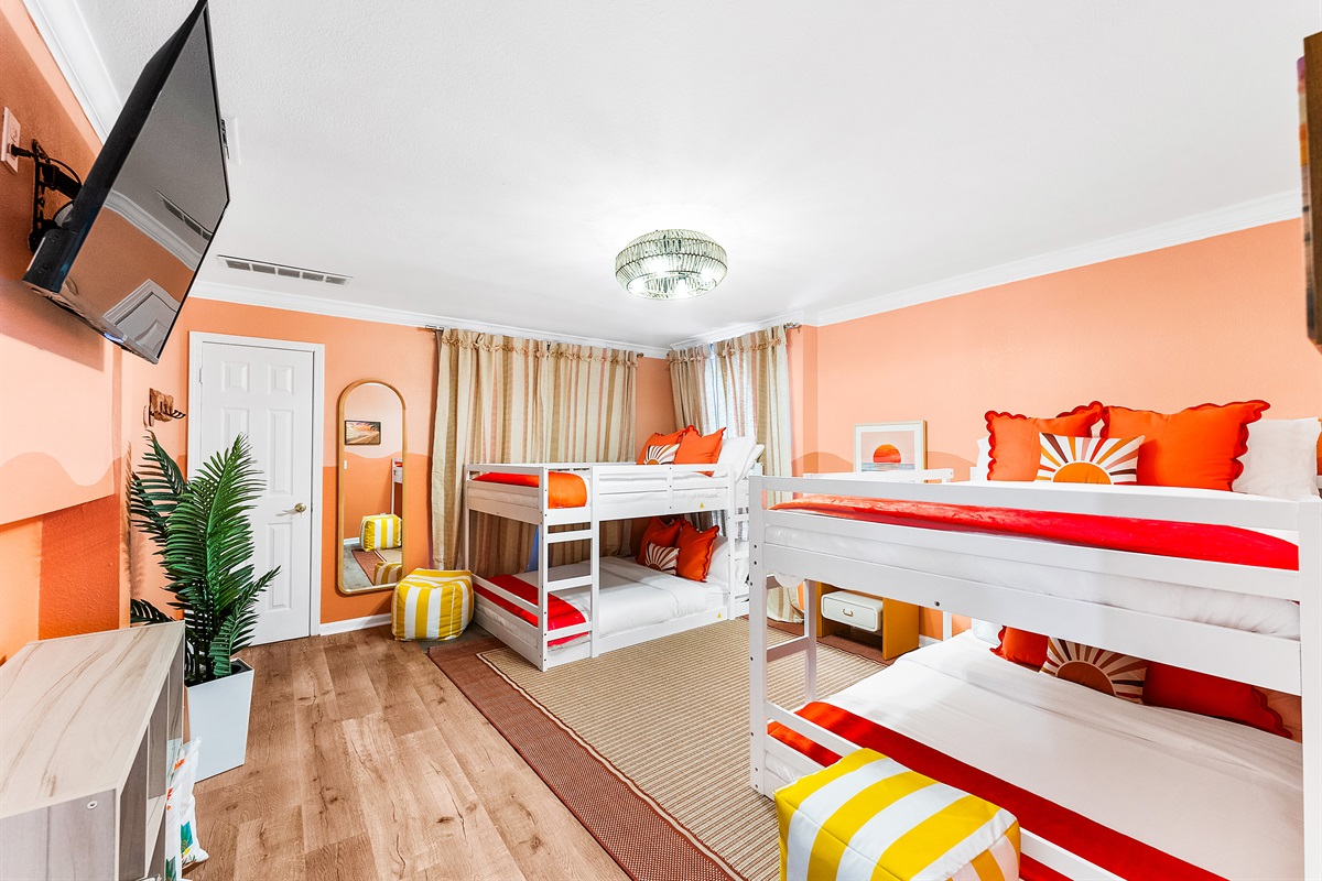 Downstairs Bunk Room (4 Full Size Beds)