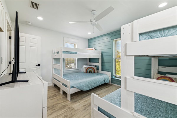 Third Floor-Bedroom 5-Double bunk room-twin XLs over queens