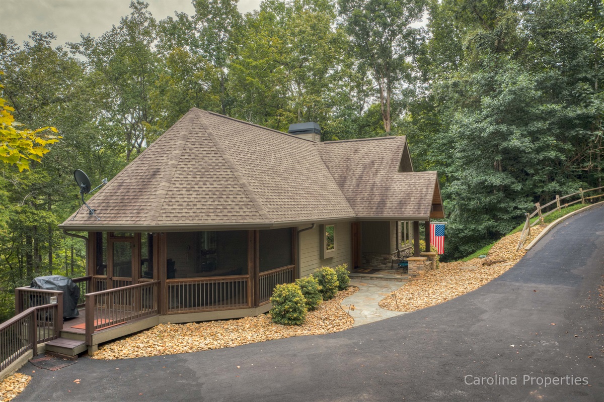 Nice paved driveway and spacious screened area