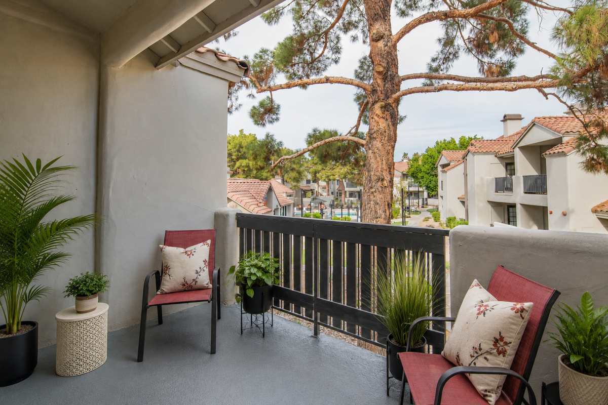 ☀️ Relax, recharge, and enjoy the fresh outdoor air.