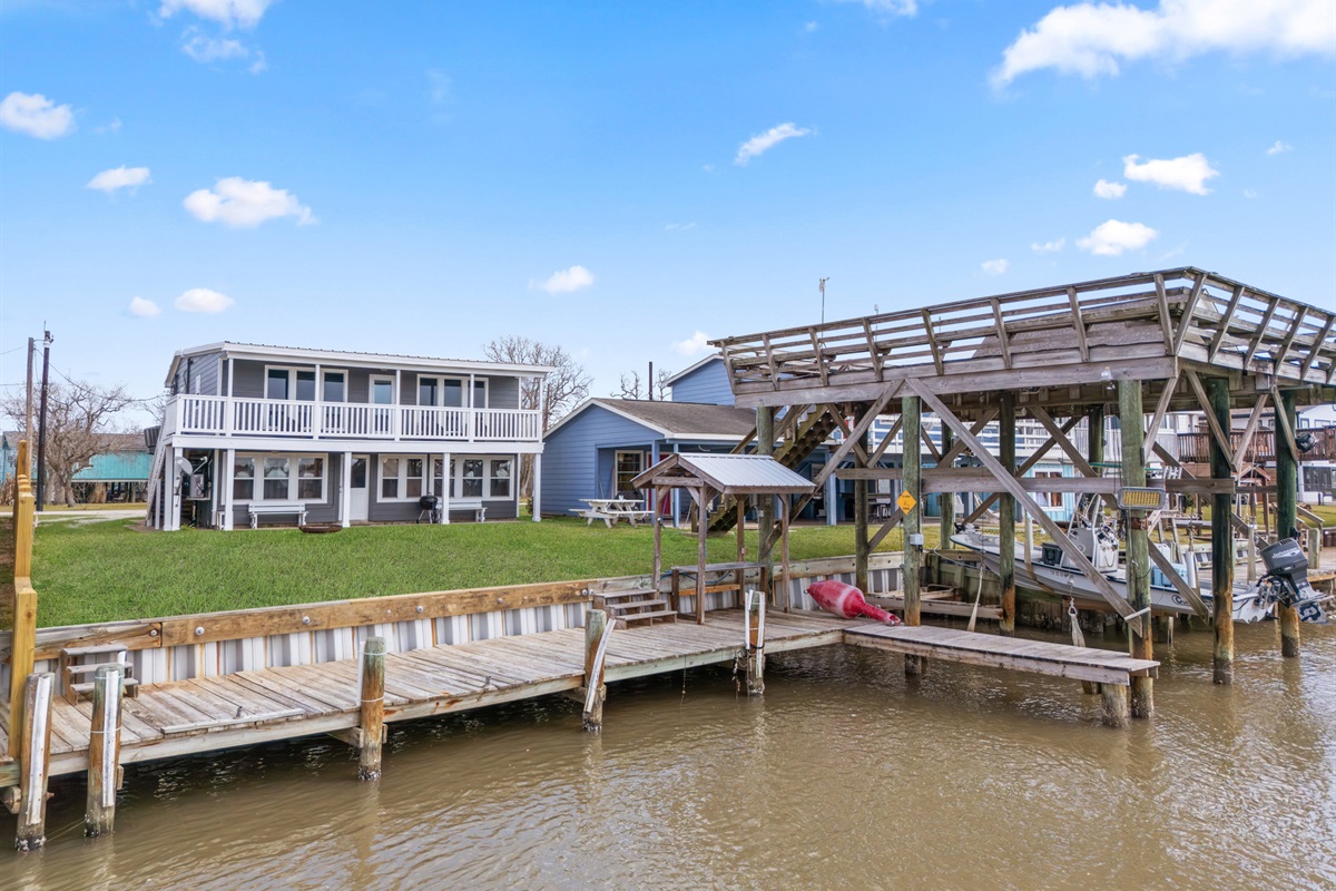 Pier (boat house not for guest use)