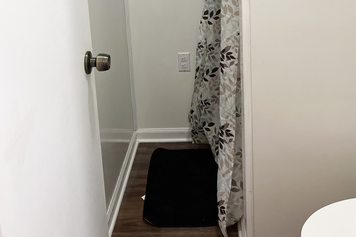 Williams Studio — Private en-suite bathroom with walk-in shower.