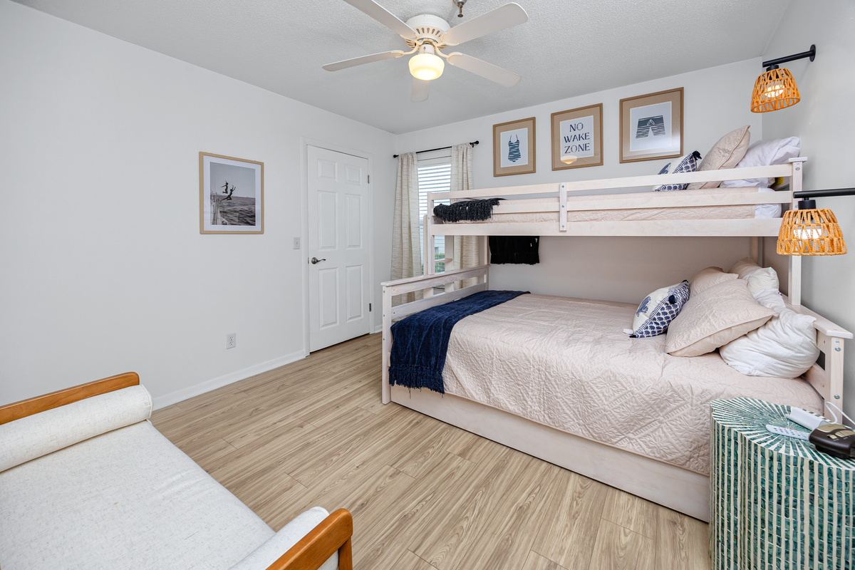 Sleeps 4 with trundle bed