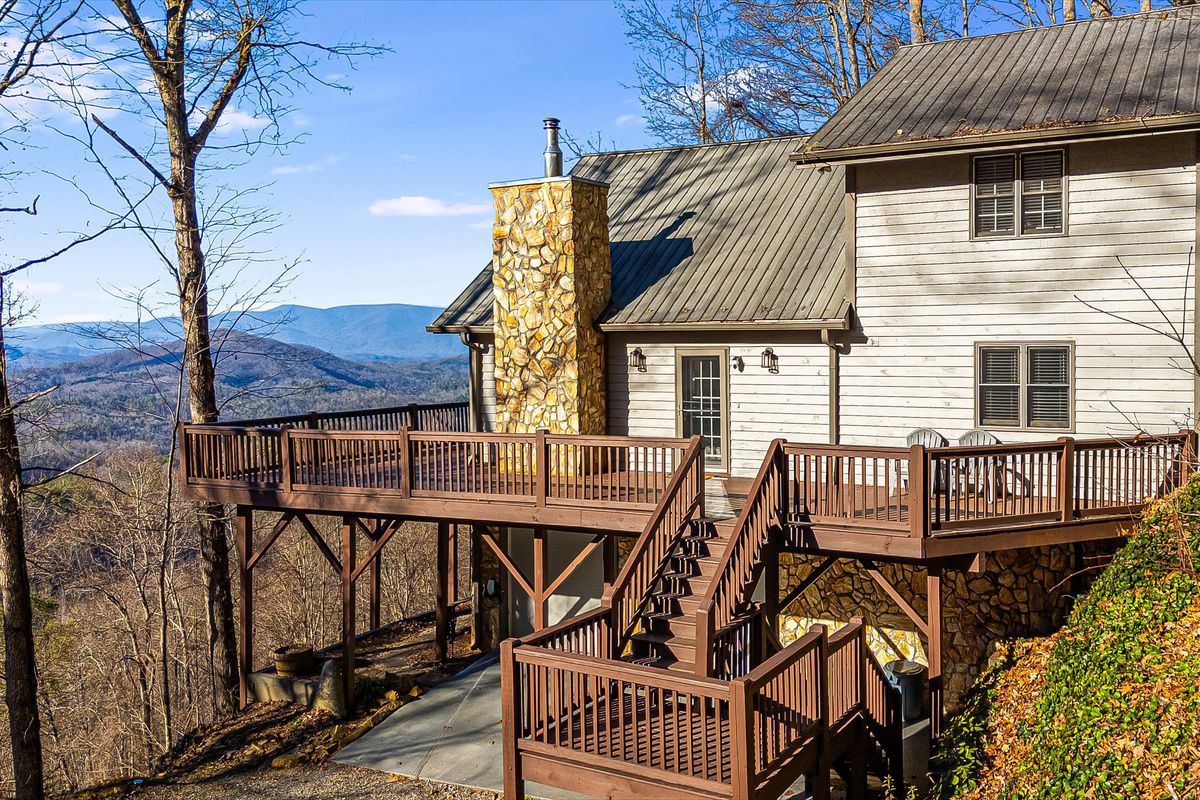 Enjoy great views no matter the season!