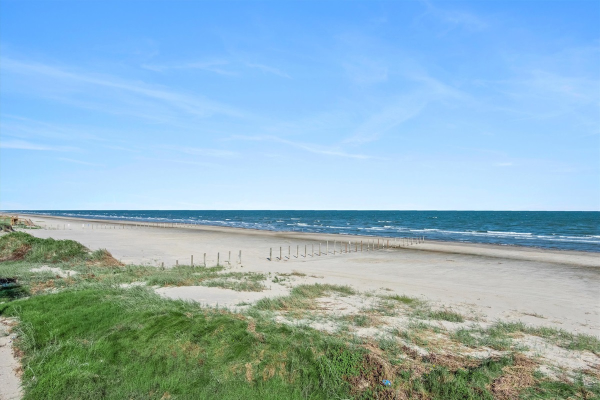 b6ff9683e0624f2a9a5132d067738778 Large | Beachhouse | Texas | TX | Vacation Homes | Galveston | Crystal Beach | Kokomo | Breezy Days | Beachfront Elegance | Sunrise Serenity | Southern Sands Property Management, LLC