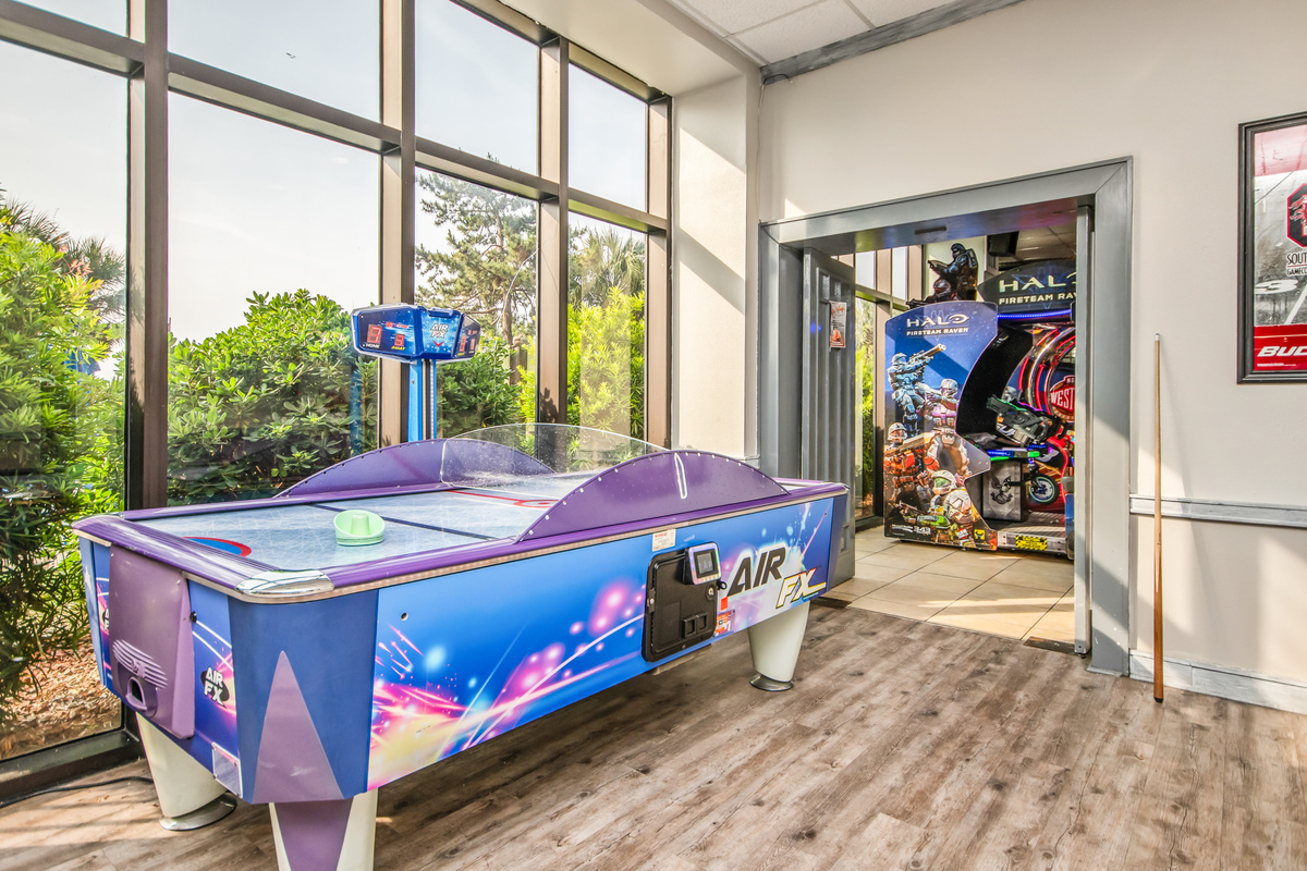 Have fun in a competitive game of air hockey