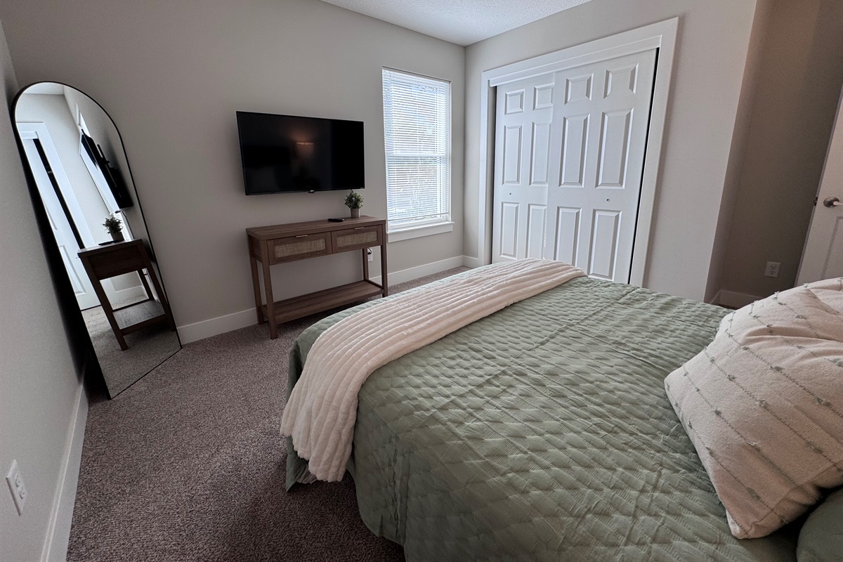 Queen Guest room