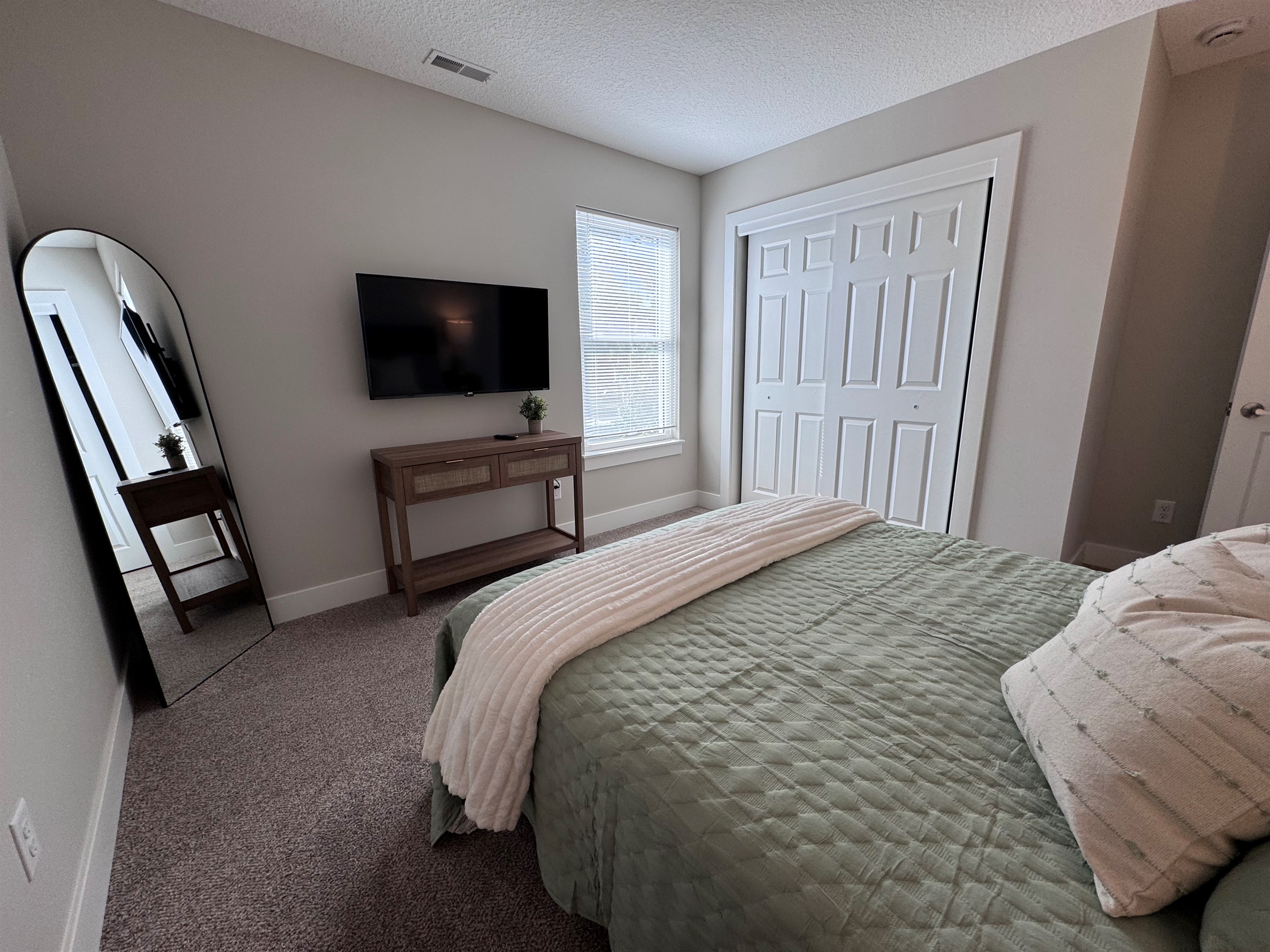 Queen Guest room
